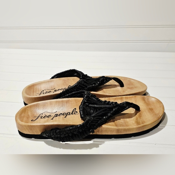 NWT Free People Ivy Leather Flip Flops - Picture 2 of 5